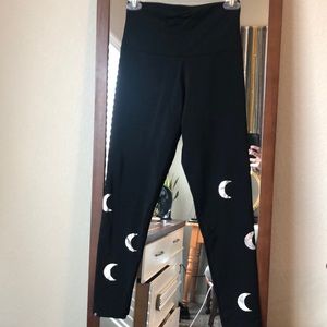 Onzie workout pants, size M/L